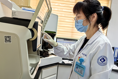 五四青年說(shuō) | 蕭山區(qū)皮膚病醫(yī)院 挺膺擔(dān)當(dāng)，“新”欣向榮，在醫(yī)學(xué)研究與試驗(yàn)發(fā)展的賽道上奮勇?tīng)?zhēng)先